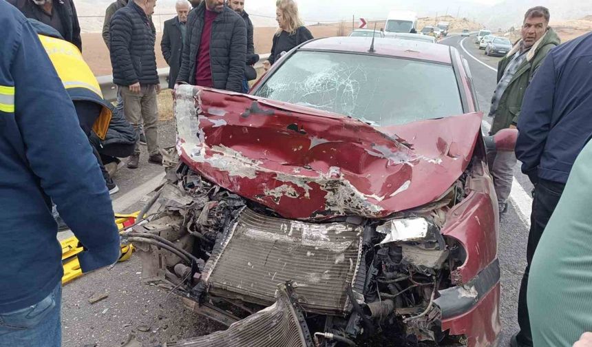 Mardin'in Mazıdağı İlçesinde Yoğun Sis Sebebiyle Trafik Kazası: 3 Yaralı