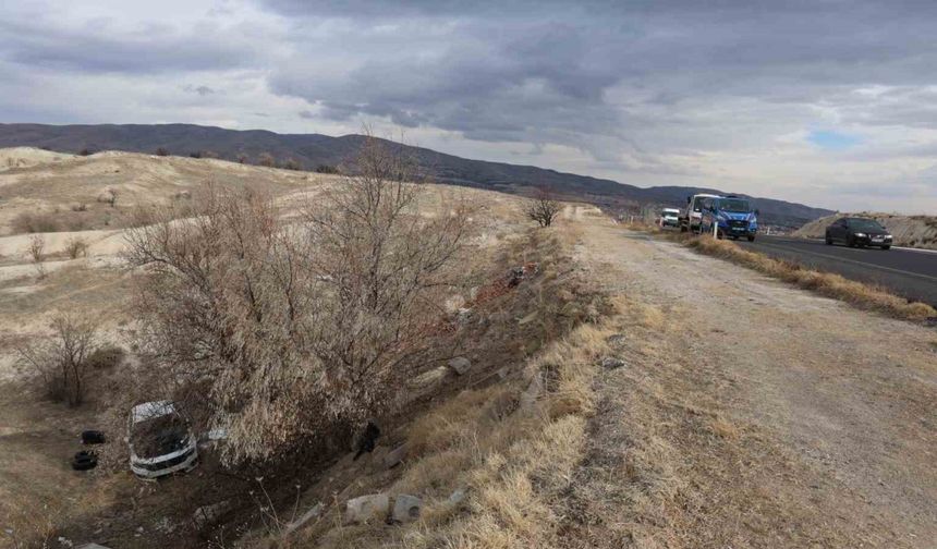 Nevşehir’de Kontrolden Çıkan Otomobil Dereye Uçtu: 2 Yaralı