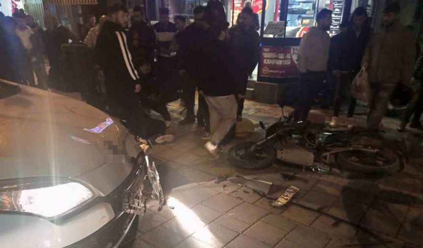 Zonguldak'da Motosiklet ile Otomobil Çarpıştı: 2 Yaralı