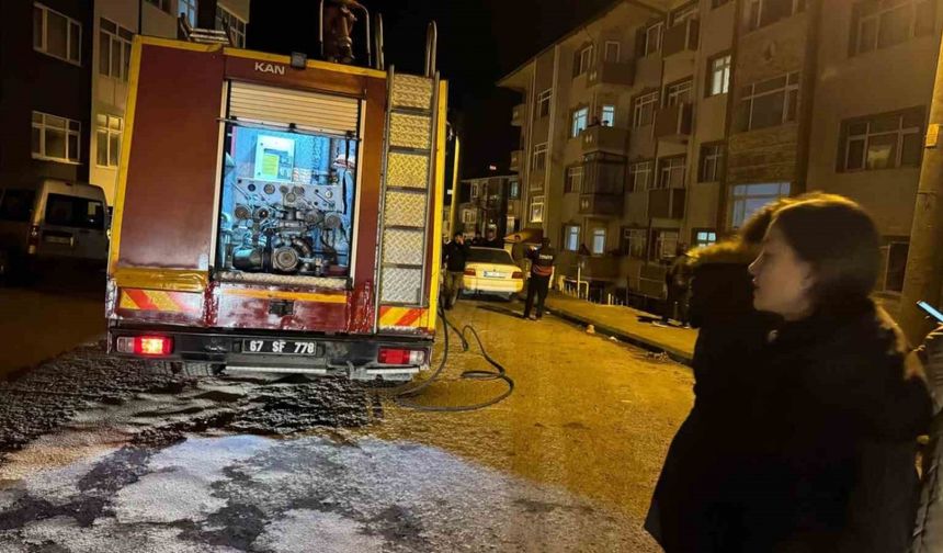 Zonguldak'ta Park Halindeki Araç Alev Aldı