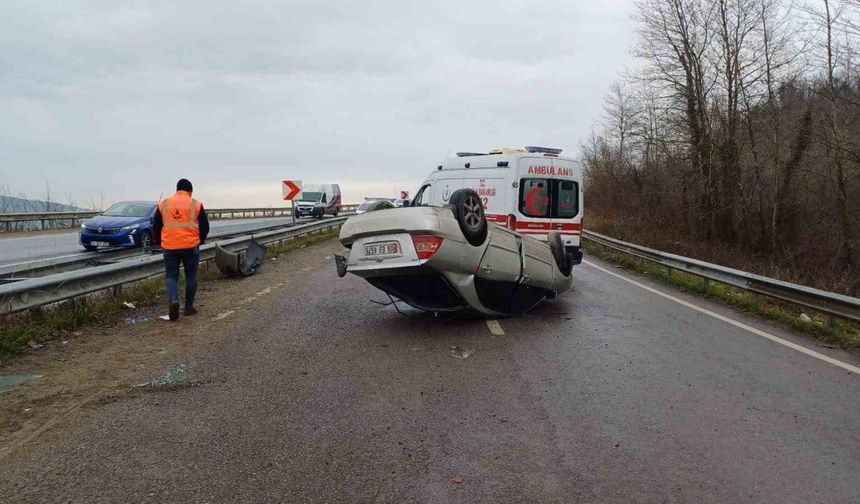 Zonguldak’ta Yağışlı Hava Nedeniyle Takla Atan Araçta 3 Yaralı