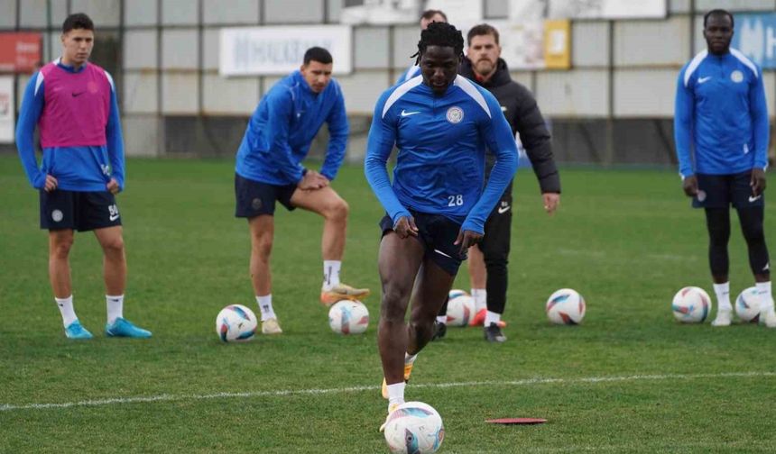 Çaykur Rizespor, Beşiktaş Maçı Hazırlıklarını Sürdürüyor