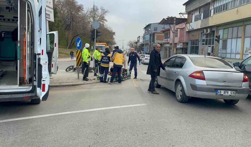 Denizli’de Kırmızı Işık İhlali Sonrası Motosiklet Kazası: 1 Yaralı