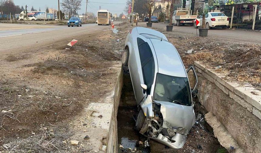 Eskişehir’de Kaygan Yolda Direksiyon Hâkimiyeti Kayboldu: 1 Yaralı