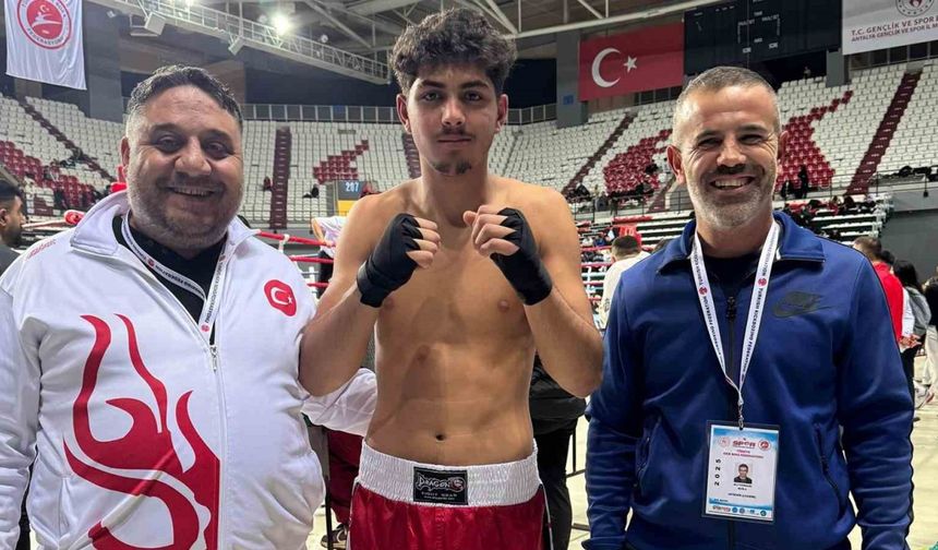 Türkiye Kick Boks Şampiyonası'nda Bronz Madalya Kazandı