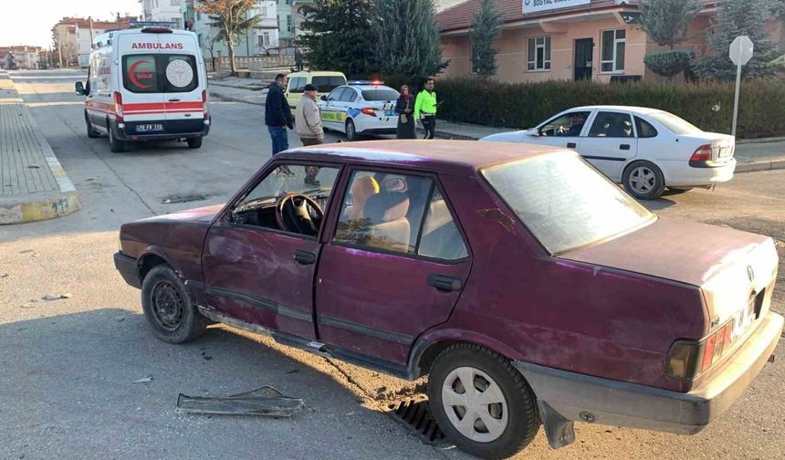 Karaman’da Motosiklet ile Otomobil Çarpıştı: 2 Yaralı