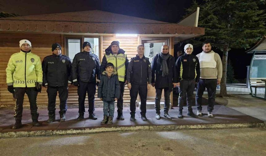 Karaman’da Yılbaşı Sıcaklığı: 9 Yaşındaki Yaman’dan Polislere Tatlı Jest