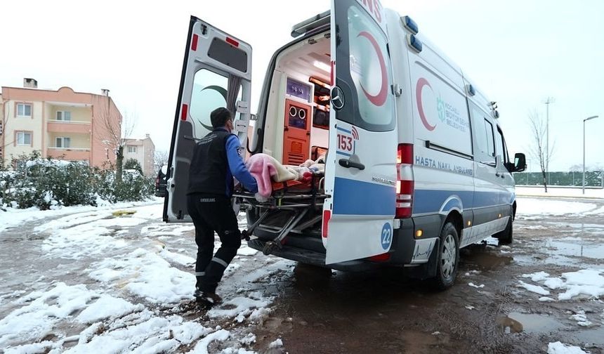 Kocaeli Büyükşehir Belediyesi'nin Hasta Nakil Ambulansı Hizmeti: 48.701 Kişiye Yardım