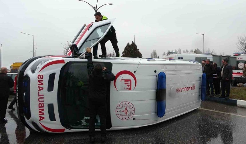 Kütahya’da Ambulans ile Otomobil Çarpıştı: 1 Yaralı