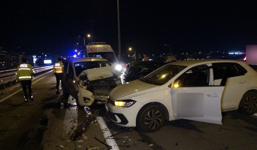 Manavgat’ta Zincirleme Trafik Kazası: 3 Yaralı