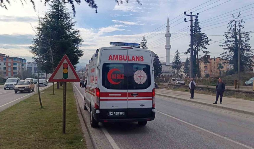 Ordu’da Yaya Kadına Çarpan Otomobil Kazası: 3 Yaralı