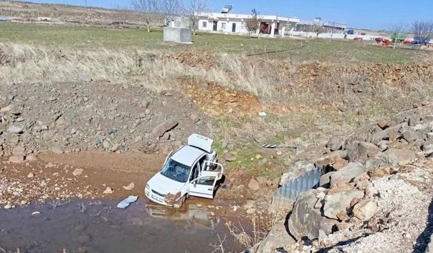 Şanlıurfa’da Dereye Uçan Otomobilde 3 Yaralı