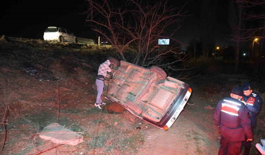 Aksaray’da Otomobil Şarampole Devrildi: 3 Yaralı