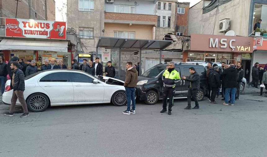 Batman’da 4 Araç Birbirine Girdi! Zincirleme Kaza: 1 Yaralı