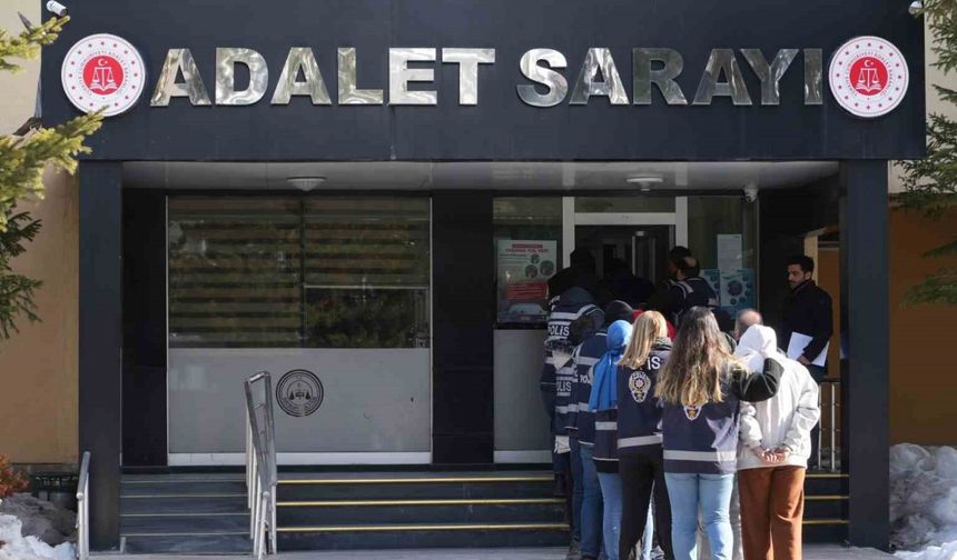 Bayburt’ta Dolandırıcı Çetesine Yönelik Operasyonda 11 Kişi Gözaltına Alındı