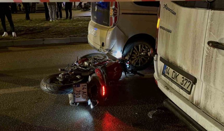 Bolu’da Trafik Kazasında Motosiklet Sürücüsü Minibüsün Altında Kalarak Hayatını Kaybetti