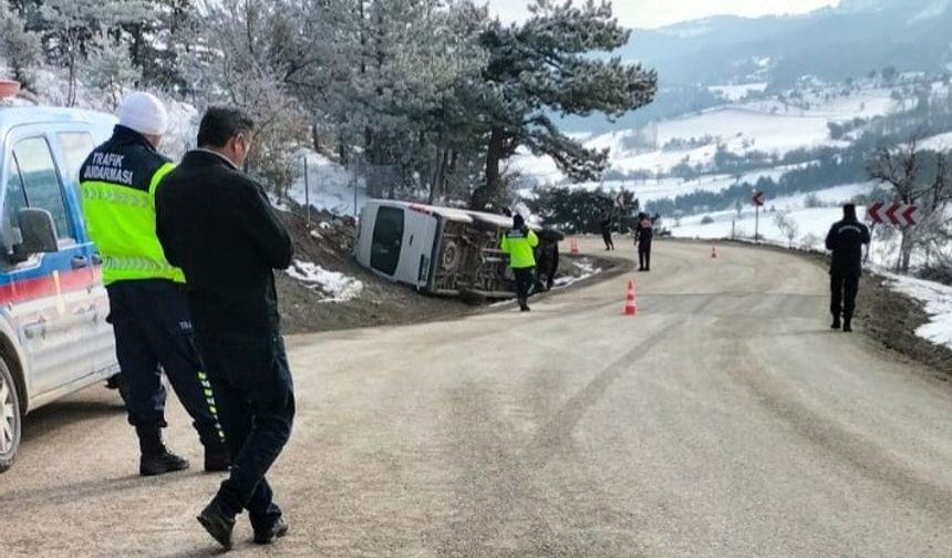 İşçi Servisi Devrildi: 22 Yaralı