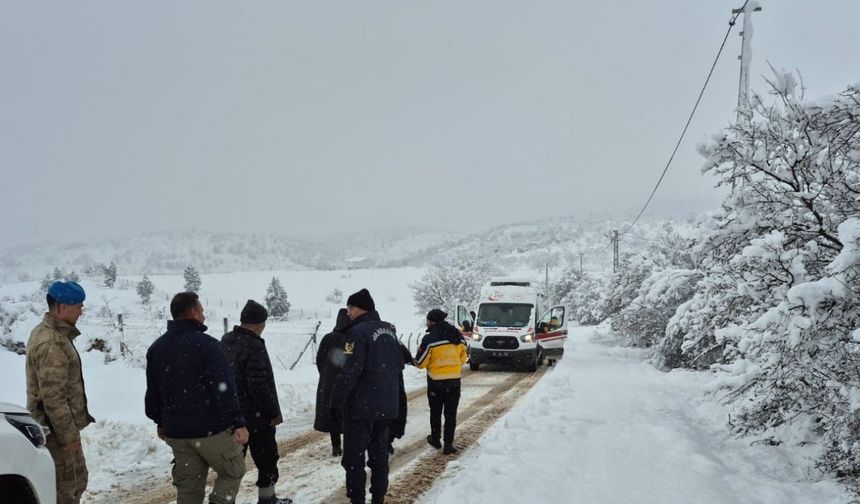 Karla Kapalı Yolda Hamile Kadın Hayat Buldu