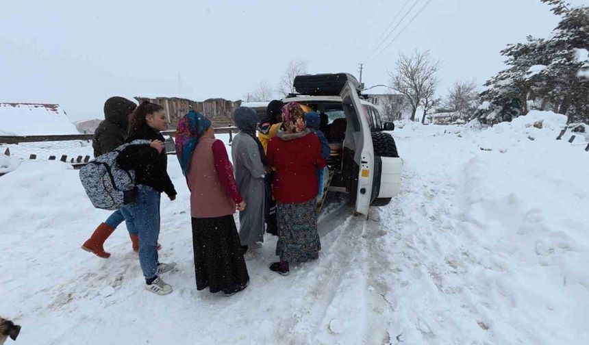 Karla Kaplı Yollarda Bebek İçin Zamanla Yarıştı