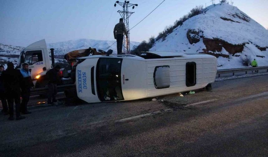 Malatya’da Yolcu Minibüsü Devrildi: 11 Yaralı