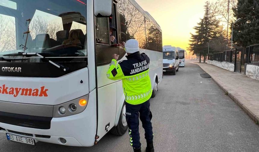 Öğrenci Taşıyan Servislere Denetim Yapıldı