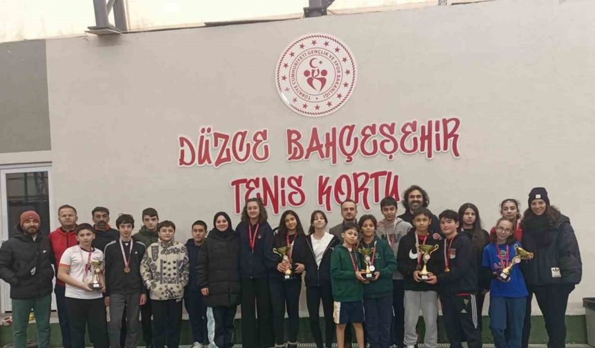 Tenis Arenasında Şampiyonlar Belli Oldu