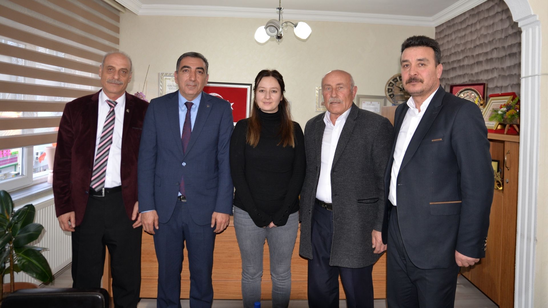 Milli Yol Partisi Sivas Belediye Başkan Adayı Zeki Haral Sefwefewfivas'ın Sorunlarını Çözeceğim