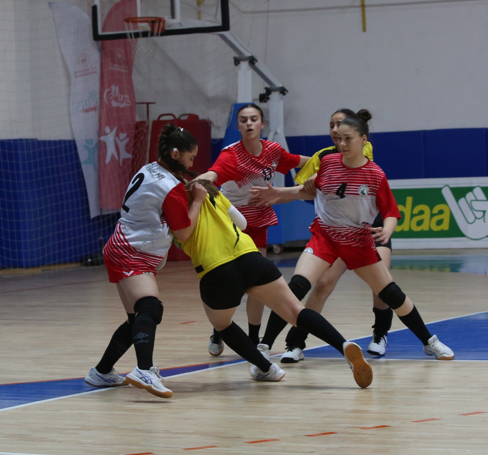 Küçük Kızlar Hentbolda Finaller Aksaray’da  (1)