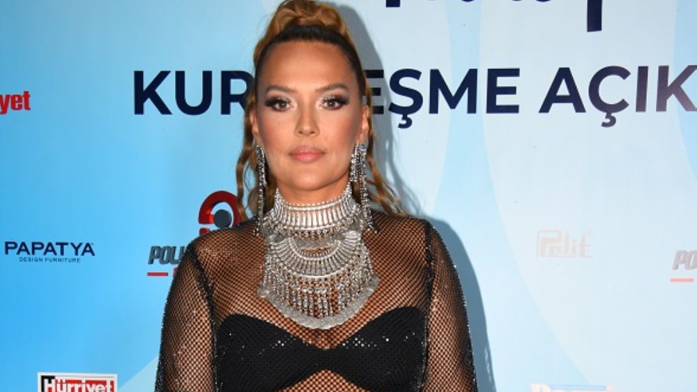 Demet Akalin Transparan Kiyafetini Elestirenlere Sert Tepki Gosterdi H58L Q