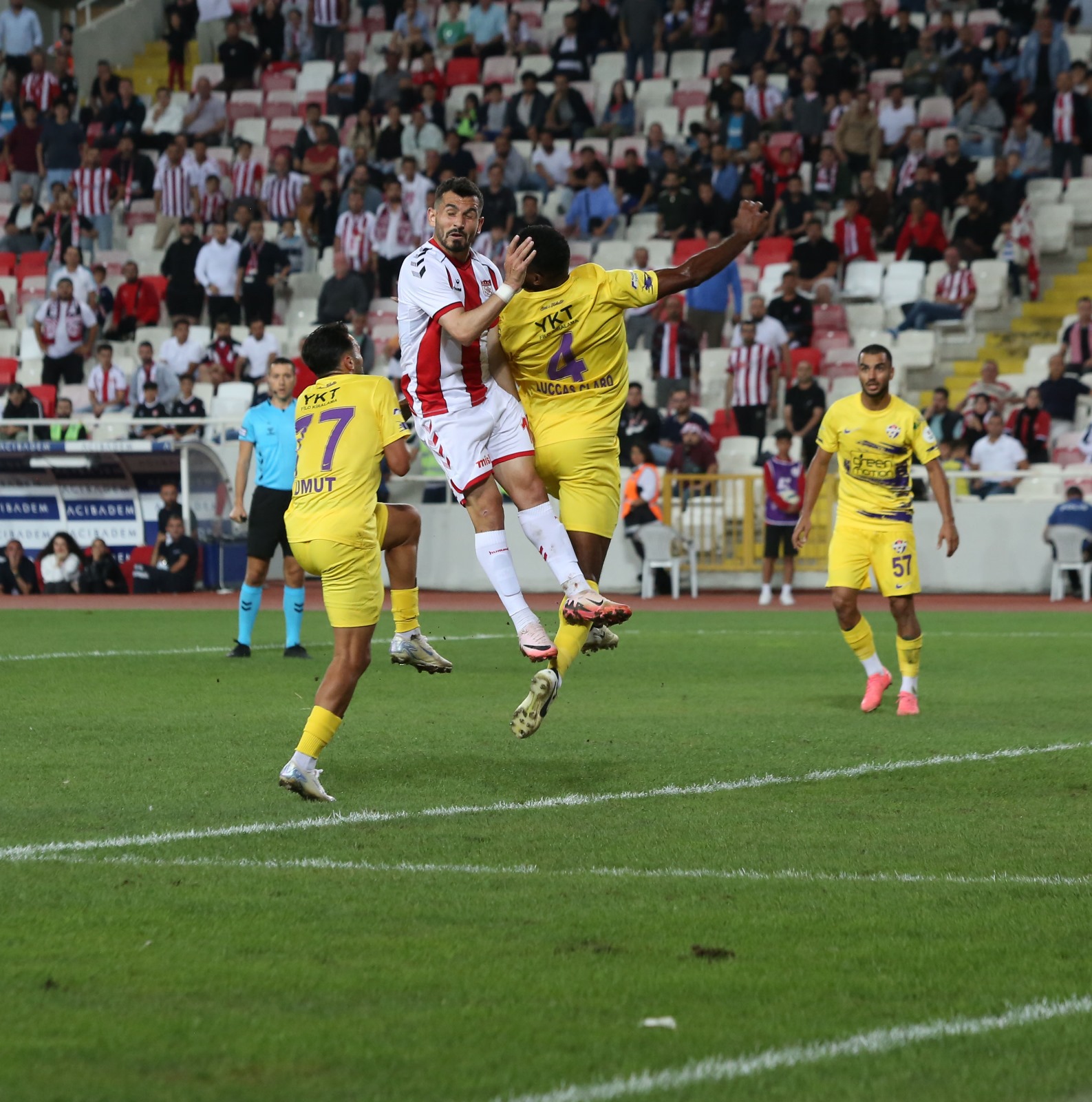 Sivasspor Eyüpspor Maçında Bazı İsimler Islıklandı-1