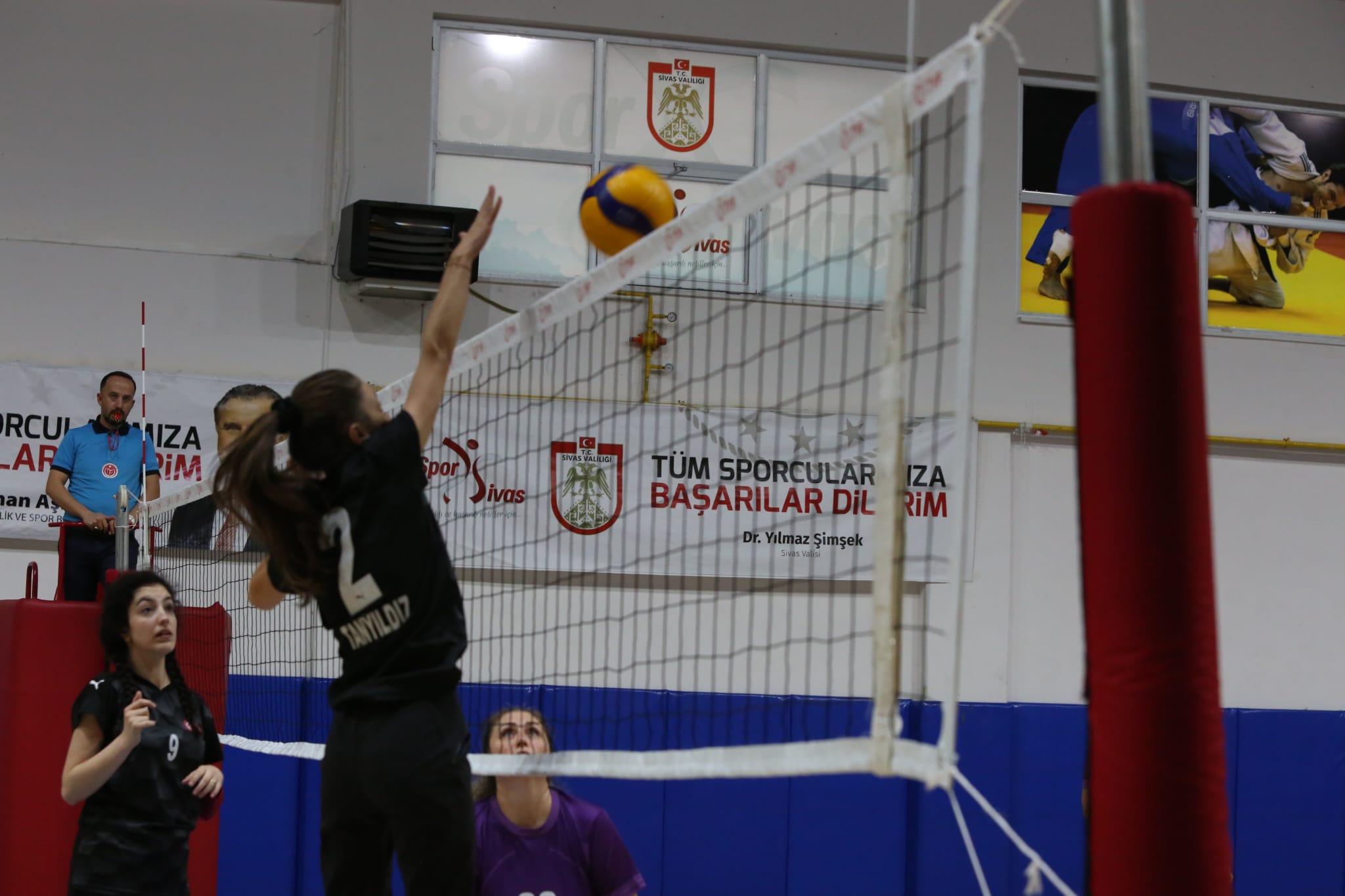 Sivas'ta Numune Hastanesi Kadın Voleybol Takımı