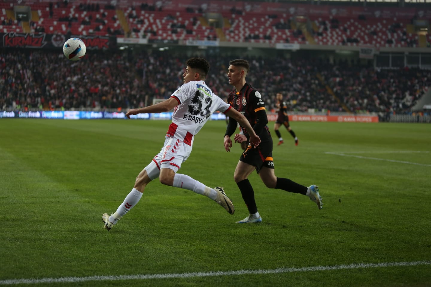 Sivastan Zaferle Donduler Galatasaray Geriden Gelerek 3 1 Kazandi-1