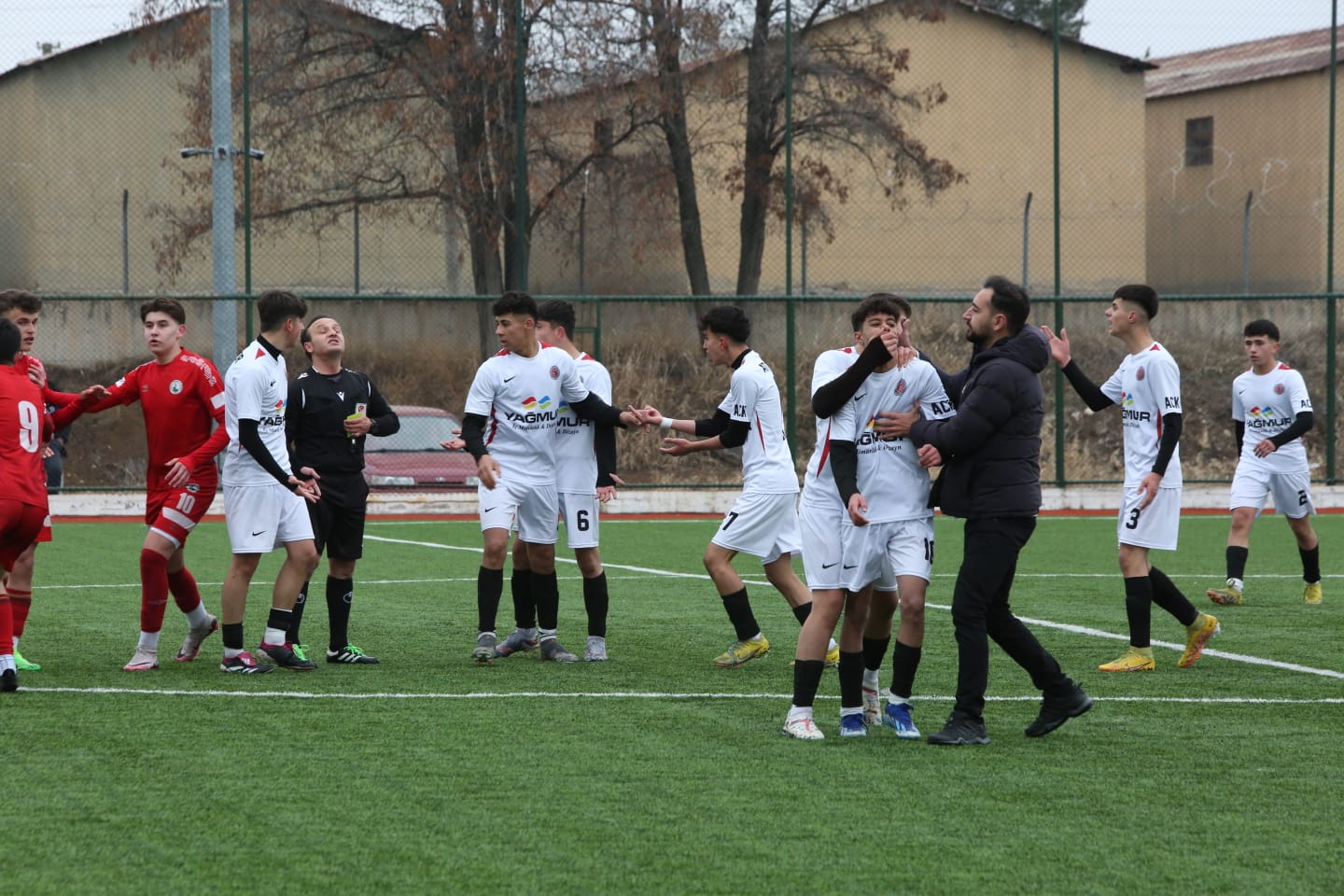 Sivasta Futbol Faciasi U16 Maci Uzucu Bir Sonla Bitti 96