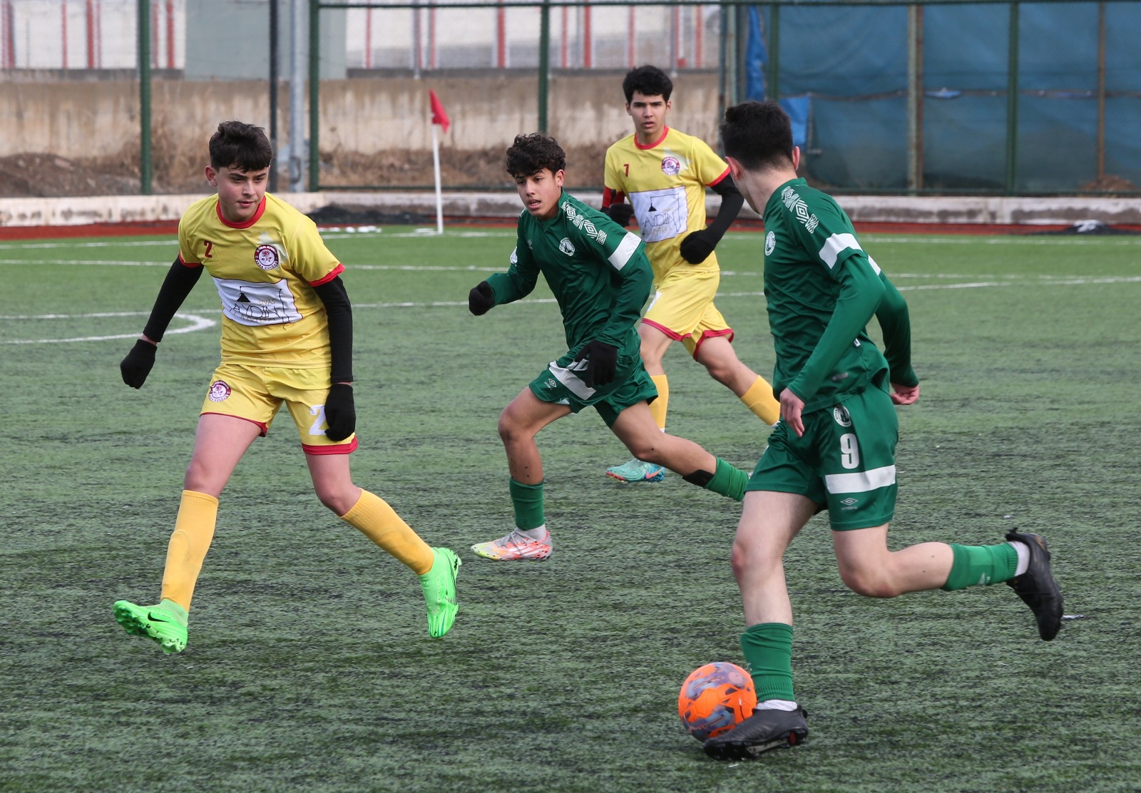 U16 Futbolda Capraz Yari Final Heyecani Yasanacak-1